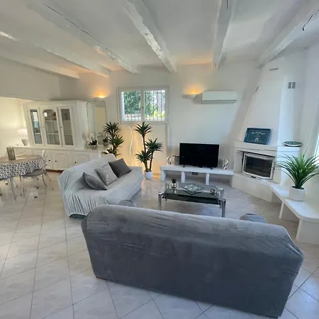 Front Sea House Cros De *