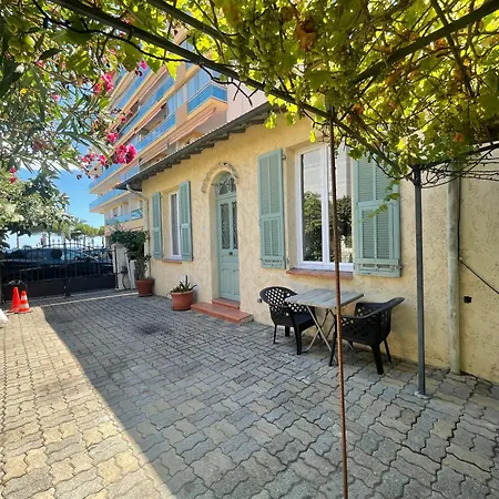 Front Sea House Cros De *