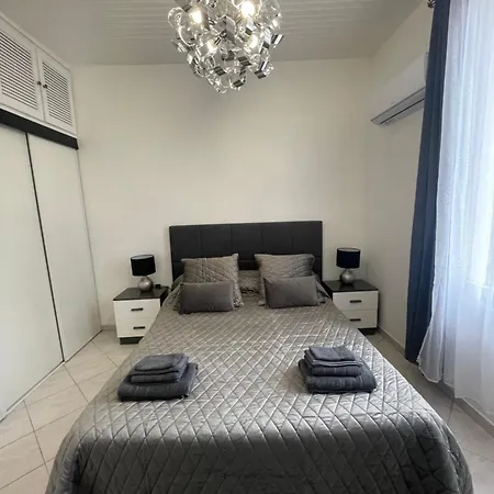 Front Sea House Cros De *